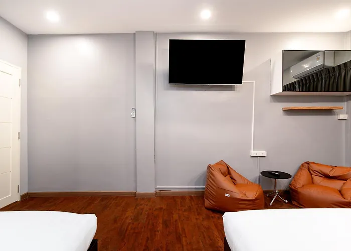 公寓 Townhouse 37 In Pratunam Soi Ratchaprarop 10 *