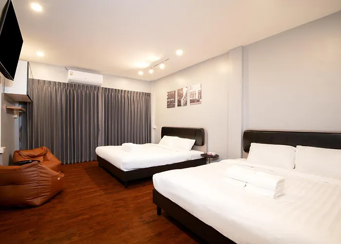 Townhouse 37 In Pratunam Soi Ratchaprarop 10