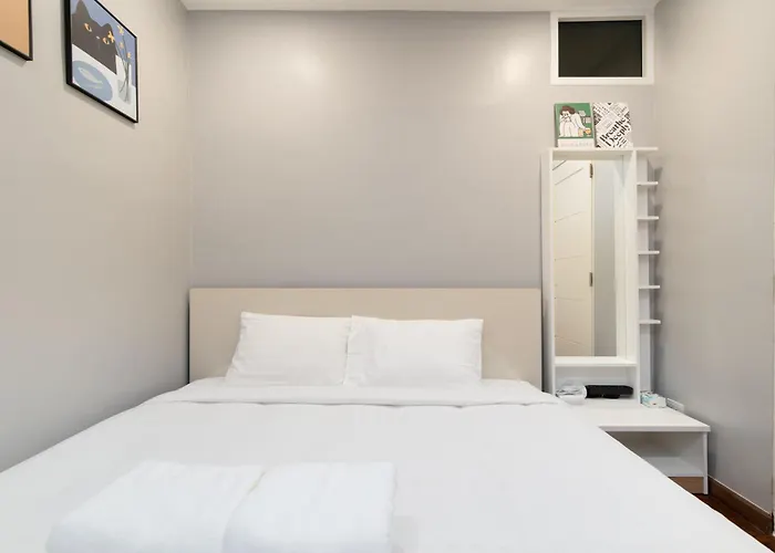 Townhouse 37 In Pratunam Soi Ratchaprarop 10