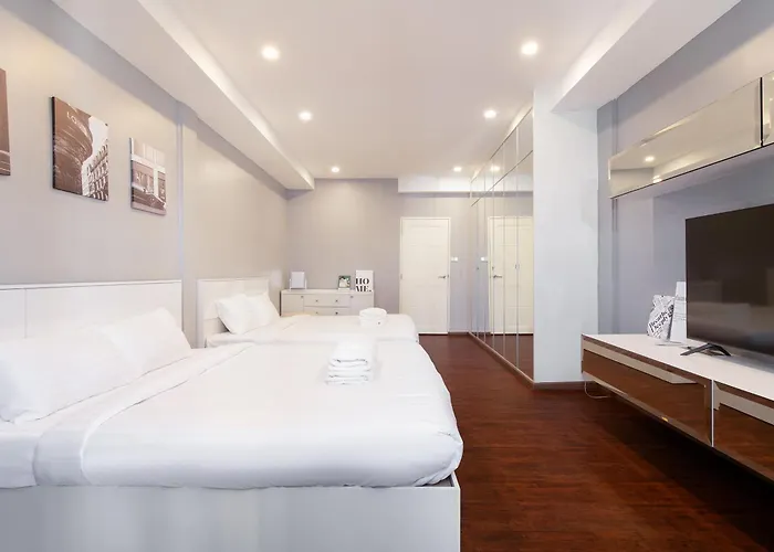 公寓 Townhouse 37 In Pratunam Soi Ratchaprarop 10 *