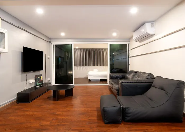 公寓 Townhouse 37 In Pratunam Soi Ratchaprarop 10 曼谷