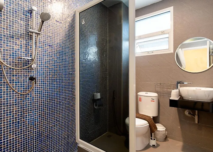 公寓 Townhouse 37 In Pratunam Soi Ratchaprarop 10 *